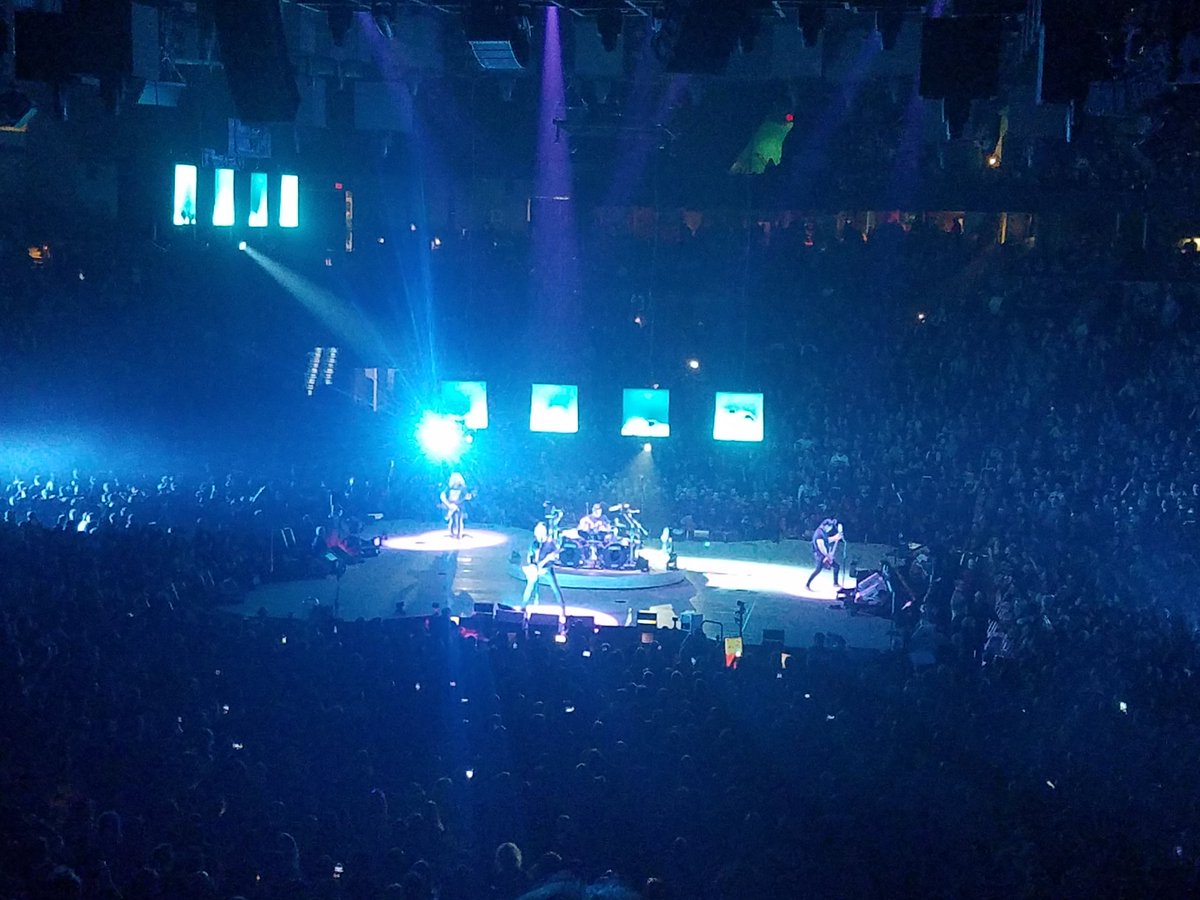 masterofpy's tweet photo. Metallica se presentΓ³ en Spokane, no han tenido un show ahi desde 2004.
ComenzΓ³ con Hardwired, Atlas y Seek. Luego Leper, Unforgiven, Dead, y ahora Confusion. DespuΓ©s Bellz, Day, Motorbreath, Creep, Moth, Sad, One, Master y Justice.
#MetInSpokane #Metallica #WorldWired https://t.co/Vg4lyo5x8s