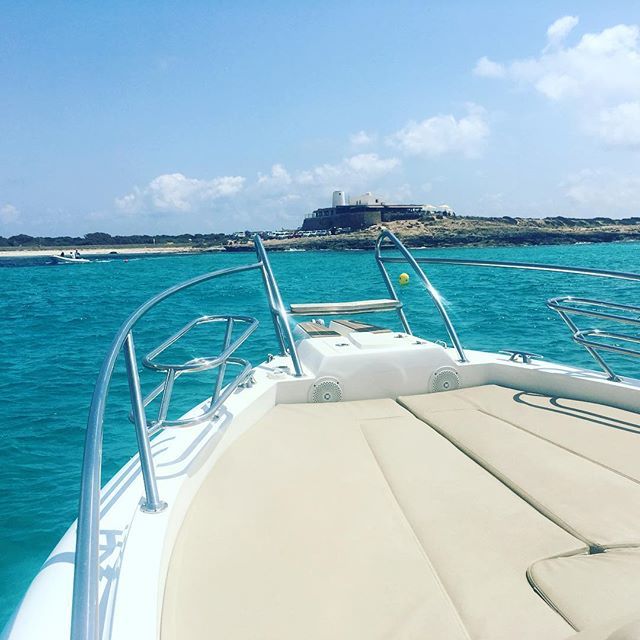 #formentera  #illetes #illetesformentera #paradise #turqoisewater #spain #mediterranen #capelliribs #boating #rememberingsummer #ibiza #boating #navegar