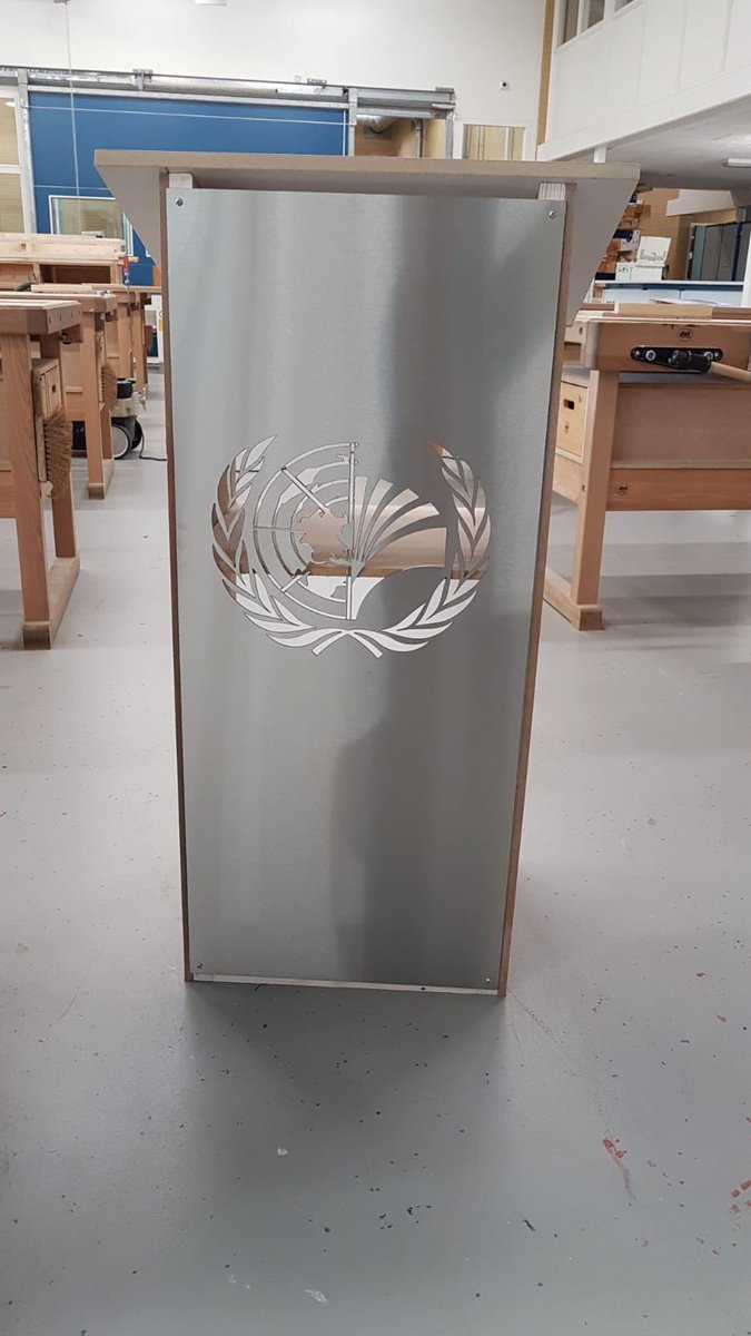 BruninkGroep's tweet photo. Trots op onze mooie #lasergesneden #produkten die wij mochten sponsoren voor de #FirstMUN die aankomend weekend weer plaats zal vinden op het @vechtdalcollege in #hardenberg, we wensen alle deelnemers heel veel succes! https://t.co/E3CdwsOV9c