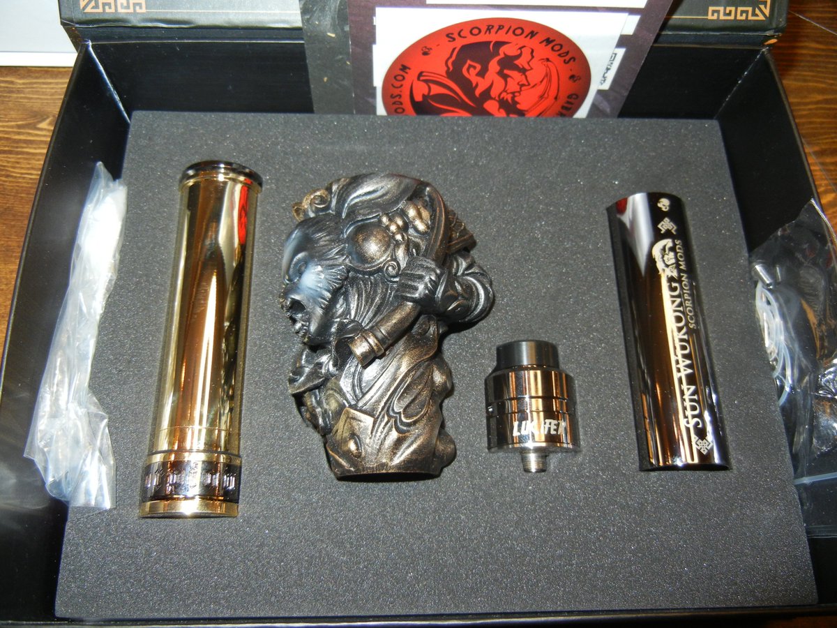 bakuendo_vape's tweet photo. ScorpionMods SunWukong
孫悟空
珍しいタングステンプレートを使用したMOD
ずっしり重く黒光りしてる・・・
#ScorpionMods #SunWukong #孫悟空 #ベイプショップ #vape #liquid #bakuendo #爆煙堂 #電子タバコ #ベイプ #水戸 #水戸市 @爆煙堂 https://t.co/wFG6uwW2P2