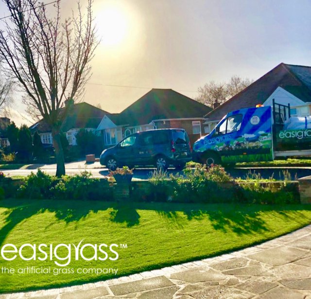 EasigrassDevon's tweet photo. When an Easigrass van pulls onto your drive you are guaranteed a top class installation every time! With our award winning products and expertly trained teams you will not be disappointed with the end result! #artificialgrass #fakegrass #garden #gardening #lifestyle #home #family https://t.co/iwK8G0ogln