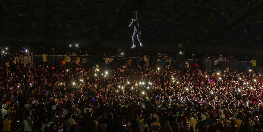 PhilMphela's tweet photo. SPOTLIGHT: Congrats to @CassperNyovest 

He filled up Moses Mabhida Stadium, becoming the only SA  artist in history to fill up 2 stadiums.

His #GlobalCitizenFestivalSA performance received great reviews, trending above Beyoncè for few hours. 

His latest album has hit platinum https://t.co/MHnxaPxjn3