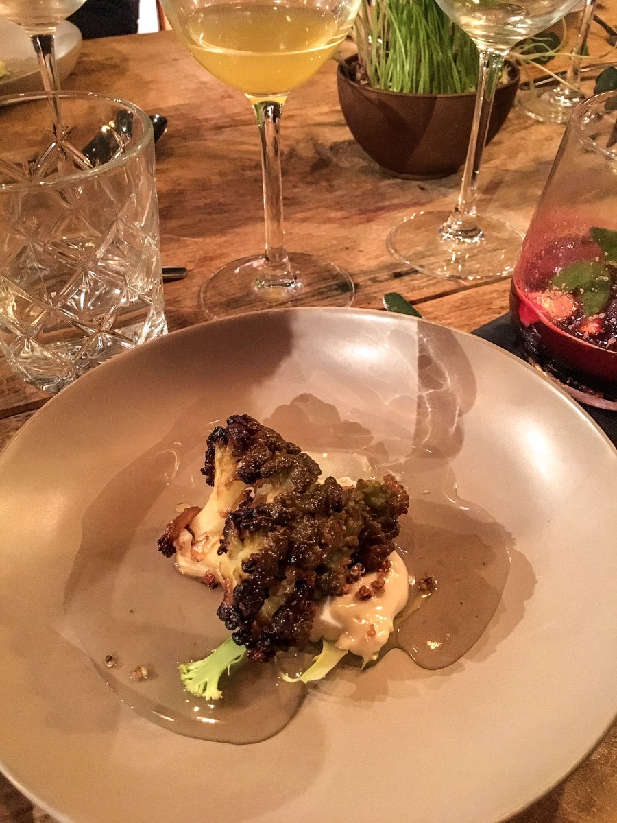 elinakst's tweet photo. 2nd crush 😍 Cauliflower with miso and horseradish vegan creme 🍃 #EatingtheGap @EITeu https://t.co/HSc7kqMPqt