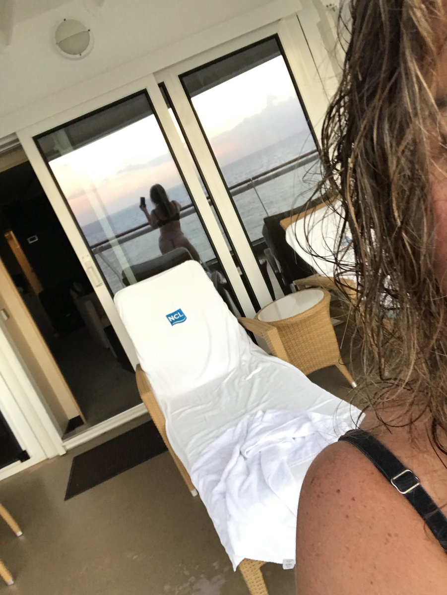 PgKatee's tweet photo. Back from the #Caribbean soaked up the ☀️ and enjoyed many 🍹 unfortunately it’s #Monday need to get naughty again soon #HOTWIFE #SlutWife #sharedwife #NGOT #MILF #munday https://t.co/Ww5oEwnndn