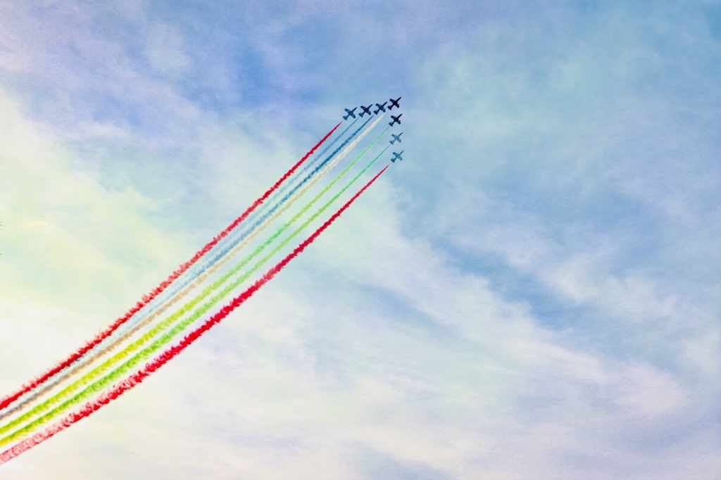aibhiexoxofab's tweet photo. Mirage 4000 and F-16 jets. #Flyingwithcolours #UAE47thnationalday https://t.co/Hz4SJN9FzV