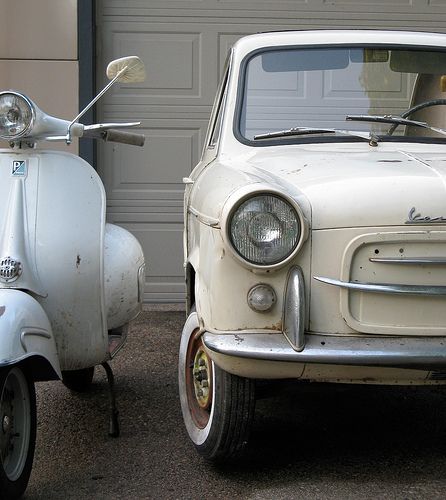 QuirkyRides's tweet photo. #1960s #Vespa #GS160 #Scooter & 400 #car. https://t.co/irsYIA73yT