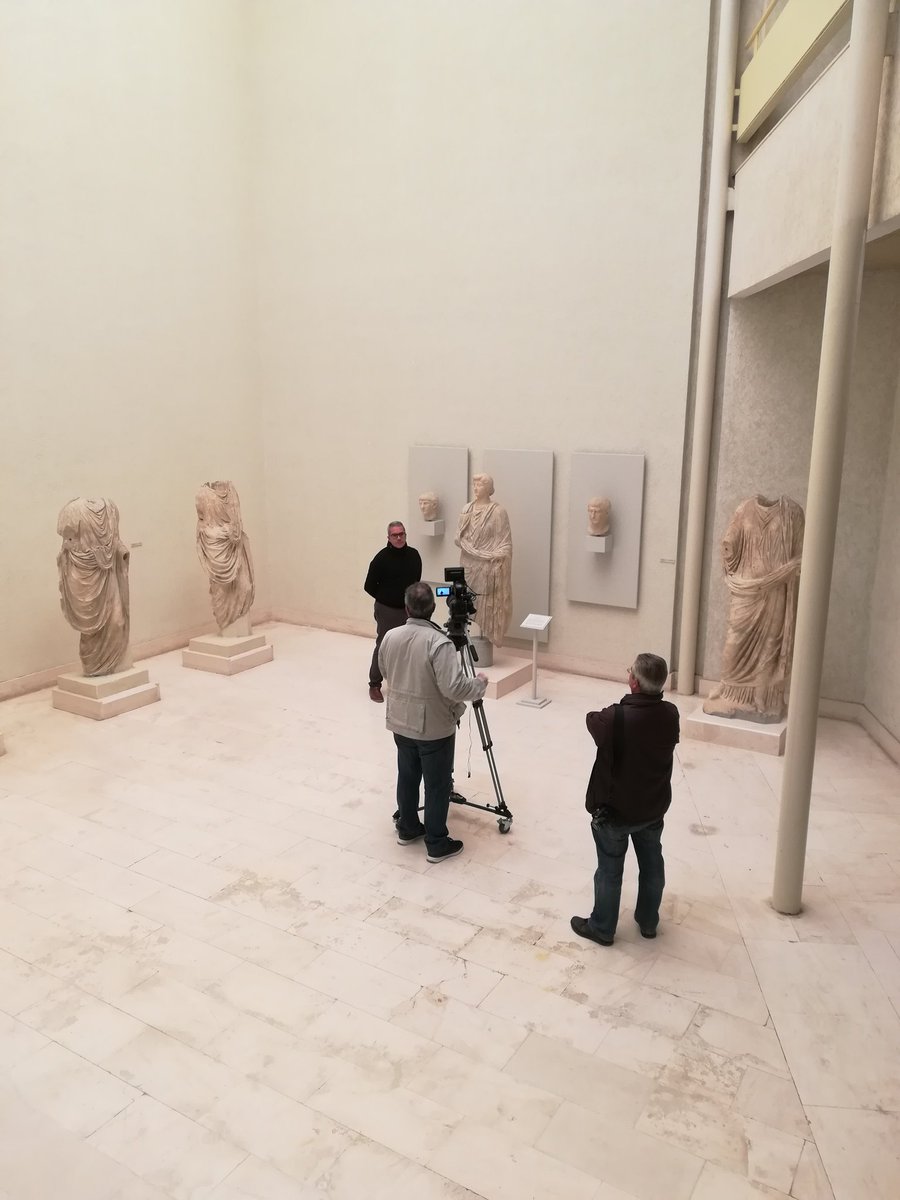 MuseoCadiz's tweet image. Los lunes de cierre nos cunden mucho, hoy el director @jignaciovallejo grabando para un documental en @MuseoCadiz para el nuevo canal @EscapaTVAndaluc