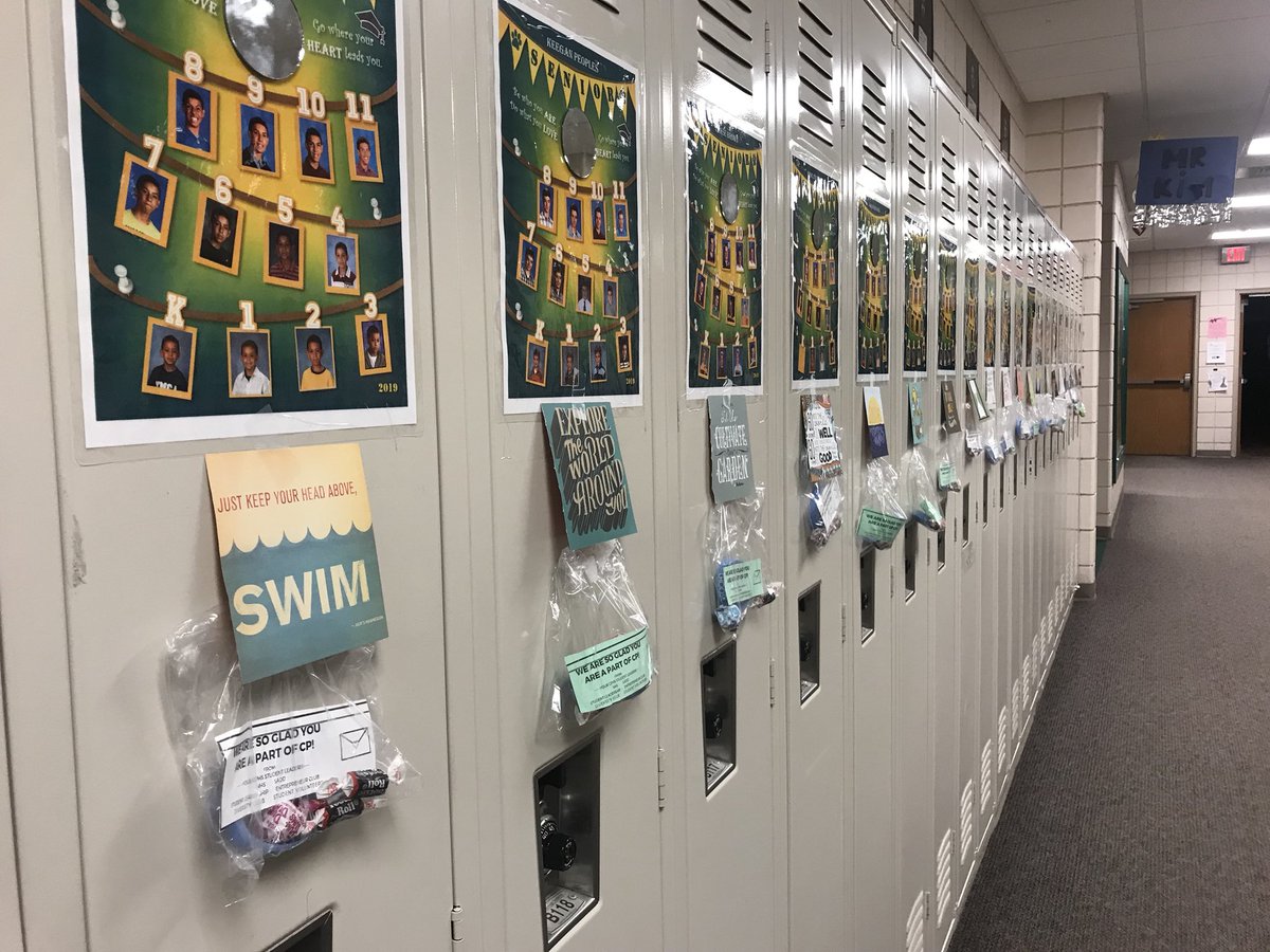 SVCPHS's tweet photo. Happy start of CHOOSE KIND week!! Enjoy the surprise on your locker! Take some RAK mittens and do them! Come to the presentation in the auditorium during advisory! And choose kind 💙💚 https://t.co/6LgX5JOmW0