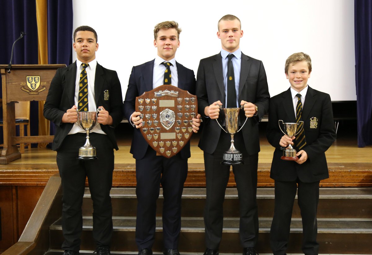 Congratulations to our victorious <a href="/MiddlesexRFU/">Middlesex Rugby</a> captains - winners in the U12 rugby festival and the U16 and U18 finals &amp; overall winners of the Ray Simmons trophy for the second successive year. Well done to all players and coaches from <a href="/HamptonRugby/">Hampton School Rugby</a> 👏