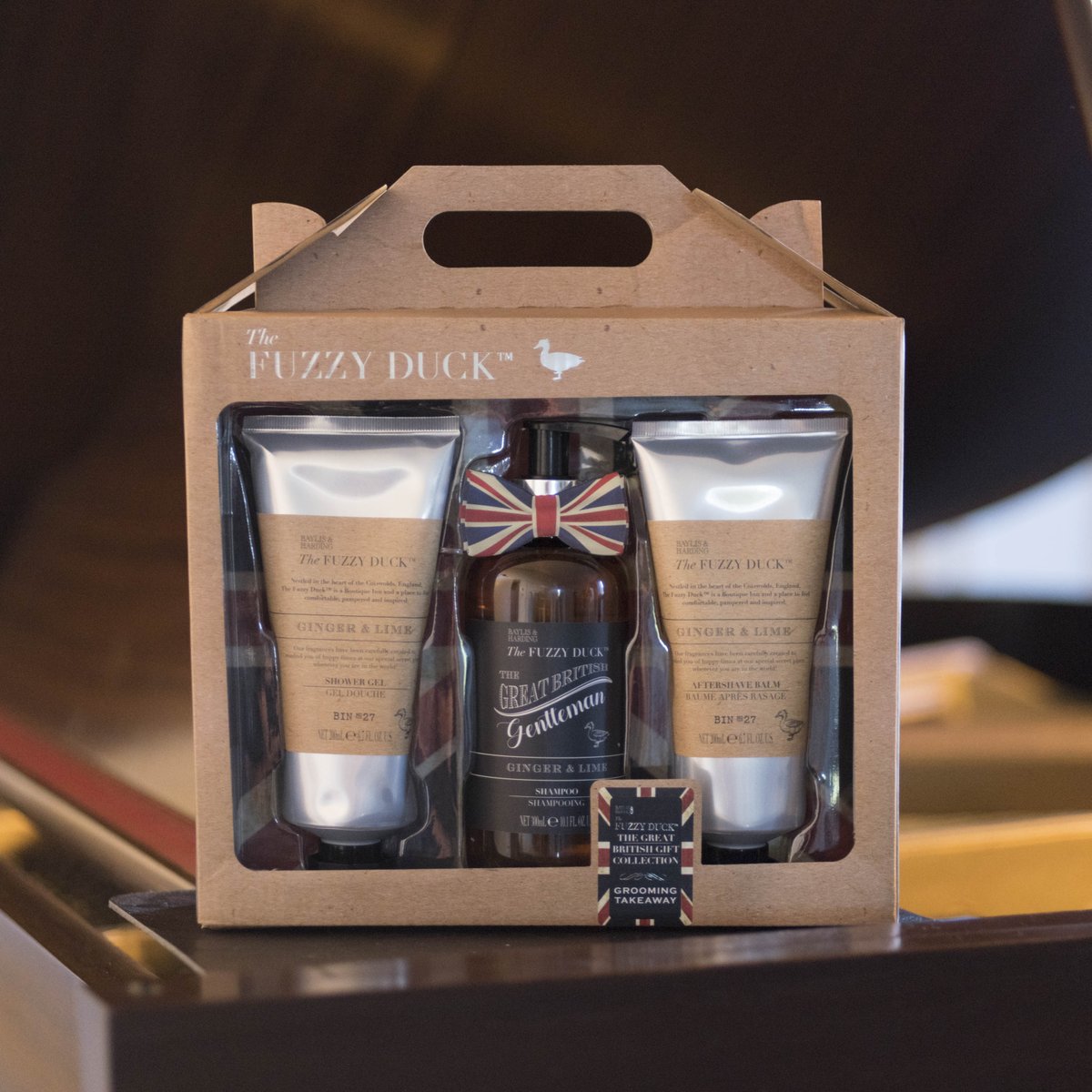 fuzzyduckpub's tweet photo. Sophisticated scents for your seasonal celebrations π
.
.
.
.
#fuzzyduck #ginbubbles #mensgrooming #mensskincare #showergel #mensgifting #countdowntochristmas #christmasinspo #christmastreats #tistheseason #ginger #lime #christmaspresent https://t.co/idhwNN6iJh