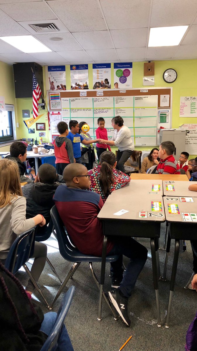 CKELEM's tweet image. Fourth graders are so happy to have our visitor from #Jamestown to help us learn about #VAHistory 

#InteractiveHistory #EveryStudent