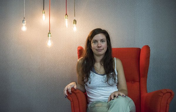 educaenigualdad's tweet photo. Emma Clit, a través de sus cómics, ha viralizado el concepto 'carga mental': "Son ellas las que hacen el esfuerzo de preguntarse qué necesita la familia y la casa, cuándo y de qué manera se deben hacer las tareas domésticas". #EmmaClit #cargamental
https://t.co/eR8wFA0oA2 https://t.co/IjRiGHMCMu