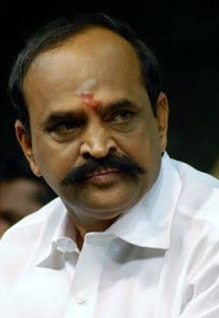 fx16news's tweet photo. அதிமுகவில் இருந்து பிரிந்து சென்ற தகுதி நீக்கம் செய்யப்பட்ட எம்எல்ஏக்கள் எப்போது வந்தாலும் சேர்த்துக்கொள்ள தயார் 

- அமைச்சர் கடம்பூர் ராஜூ 
#KadamburRaju #AIADMK #18MLAs https://t.co/wMvksEPAAz