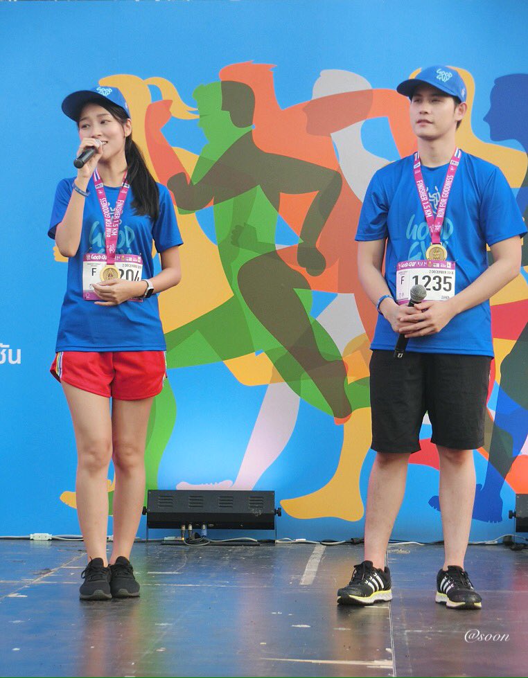 soon19092516's tweet photo. ช่วงร้องเพลง "คนดีที่ไทยต้องการ"
#goodguyrun2018
#RunForGoodness
#โฟกัสพลอยใส
#กัสใส https://t.co/ISfPVMMXB5