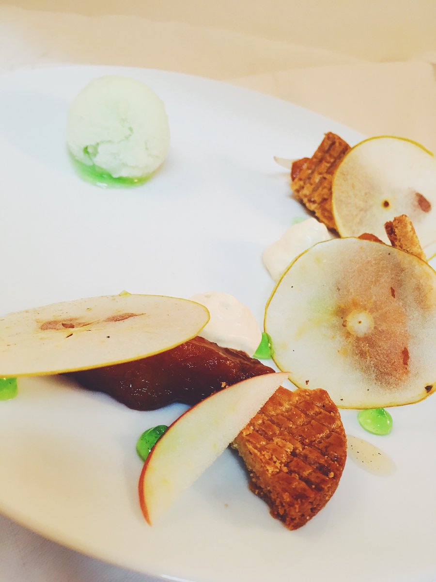 MaisonPLB's tweet photo. [Du 03 au 07 décembre 2018]

Oeufs poché à l’époisse / Caille rôtie, yacons et muscats confits, mousseline de butternut / Déclinaison de pommes et biscuit sarrazin

Bon appétit ! 😋👨‍🍳 https://t.co/TLnFfWS71F