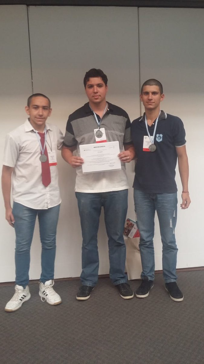 LesgartLucas's tweet photo. Mención Especial en la Feria Nacional de Educación Innovadora p/la Escuela de Educ. Secundaria Técnica San José de Chabás, por el Eco Fungicida a base de cola de caballo. Trabajaron sobre la legislación local, ofreciendo una opción agroecológica. ¡Felicitaciones! https://t.co/3lYHGrTQvl