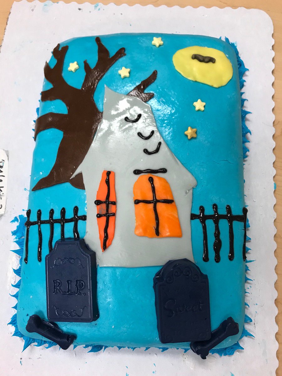 BPBlackHawkTV's tweet photo. Vote for Period 6's cake by liking this Tweet. https://t.co/LN27b8yv9z