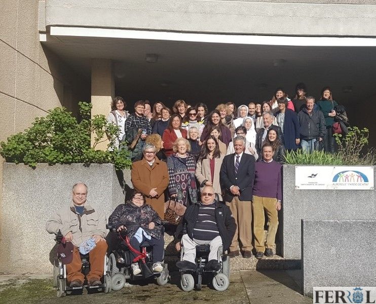 FerrolOficial's tweet photo. Durante a celebración das Xornadas de Inclusión Social centradas na realidade das persoas sen fogar, tivo lugar unha visita ao albergue Pardo de Atín (Caranza) que contou coa asistencia da concelleira de Benestar Social @SainzaRuiz.
#Ferrol #InclusiónSocial #SenFogar #SenHogar https://t.co/SKpGBIkHGI