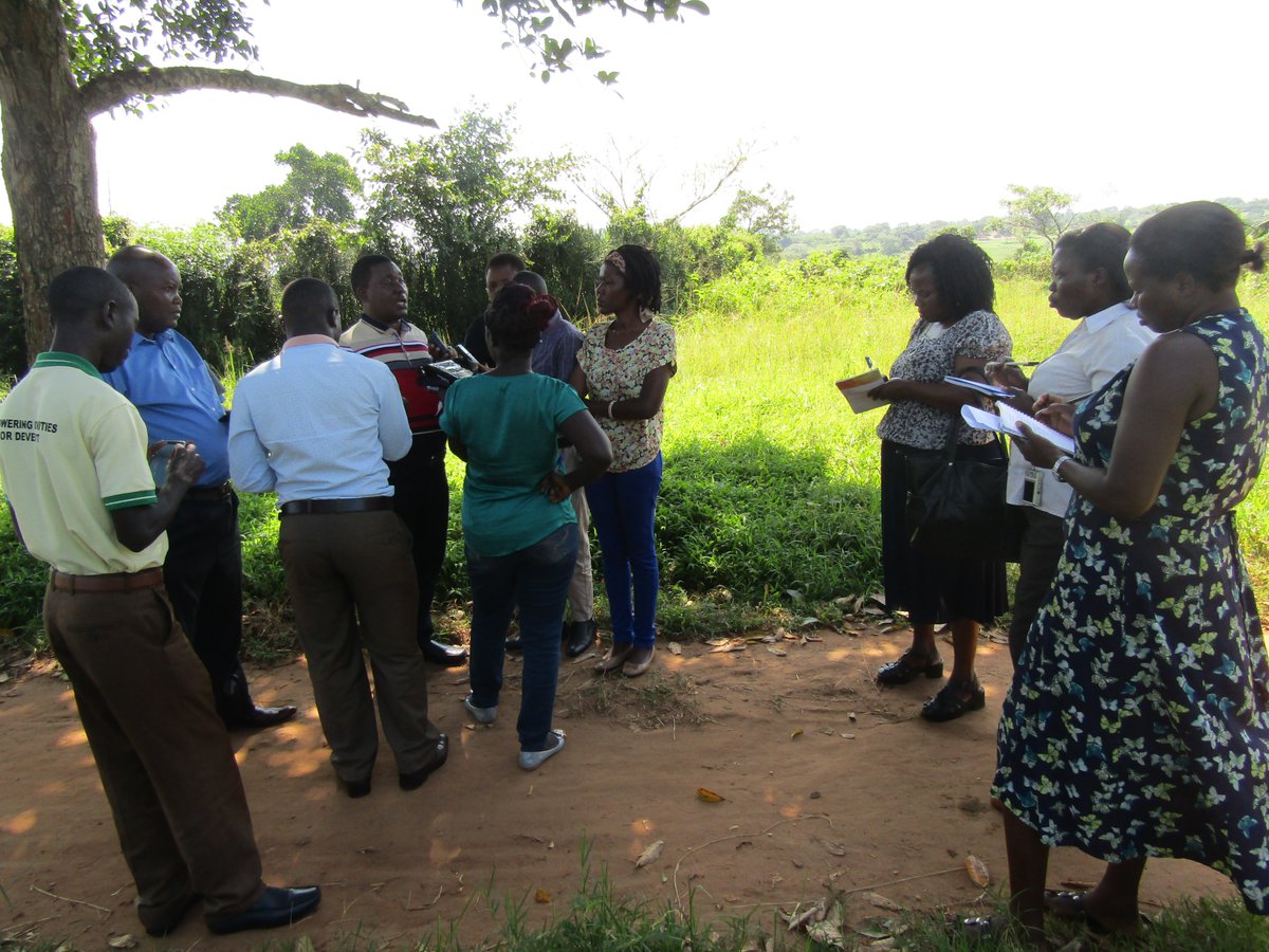 GWP_EA's tweet photo. On 29-30 November 2018, GWPEA led a team of selected Ugandan journalists to document best practices and innovative solutions to adapt to climate change and drought in Mubende District, Uganda https://t.co/ROY0wihHYP
