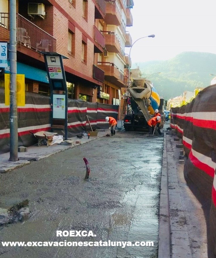 Roexca_Cat's tweet photo. Trabajos de Obra Pública para Ajuntament de Cervelló 🚧🧱 
#roexca #excavacionescatalunya #obras #obra #obrapublica #obracivil #construccion #construction #excavaciones #hormigón #obres https://t.co/XMfx1GCYoU