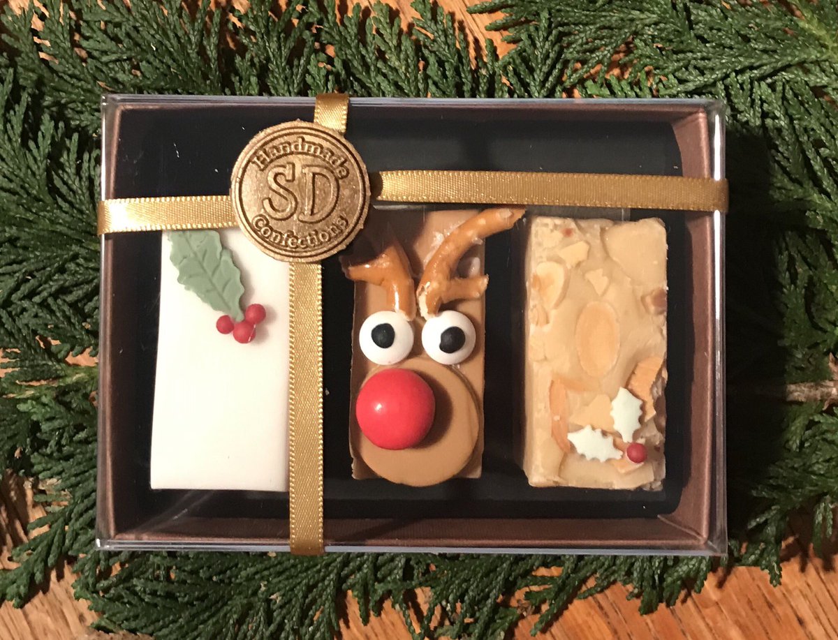 🎄Festive Fudge Boxes  🎄#fudge #fudges #caramel #rudolph #stollen #christmascake #womaninbusiness #shoplocal #durham #handstirred #smallbatch #rabycastlechristmasmarket #staindrop