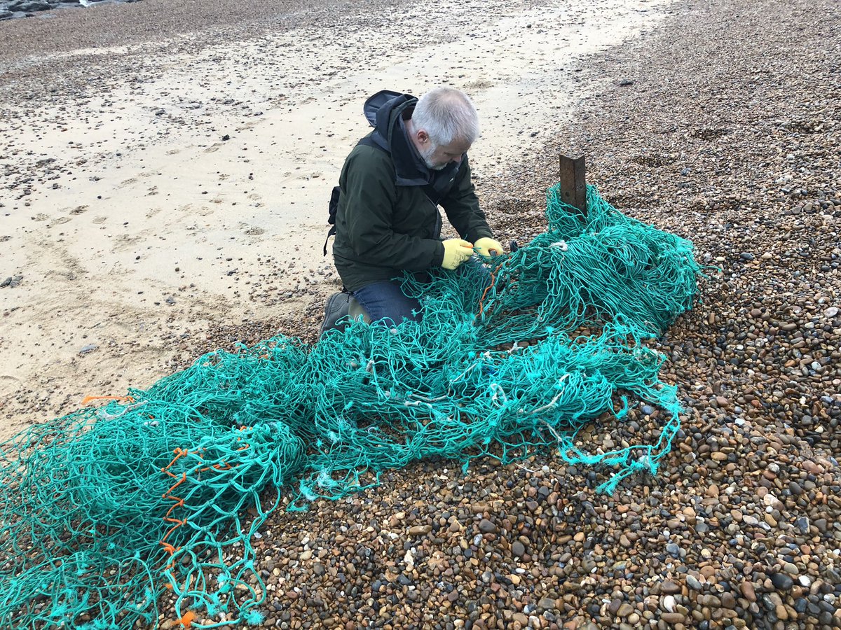 UKrubbishwalks's tweet photo. I get some weird looks sometimes from people walking by when I’m walking along draped in beach trash. I got over any embarrassment years ago. I would feel far more embarrassed just walking by #litter and not picking it up. #myplasticpromise https://t.co/ZceNUpJTYC