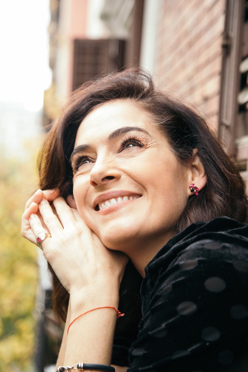 aisge's tweet photo. "Me he llegado a partir una muela de apretar la mandíbula por los nervios antes de salir a escena". Lo cuenta la maravillosa @rociomunozcobo, ahora en @EliteNetflixES, en esta entrevista de @pelayoescandon 

https://t.co/hOA6OLdtYX

@Larraut @icon_elpais https://t.co/5mvsXChtqW