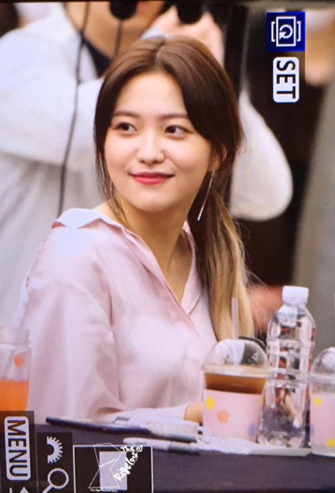 Therigel005's tweet photo. 181203  #Yeri #예리 #레드벨벳 https://t.co/FeEnDX2Ejo