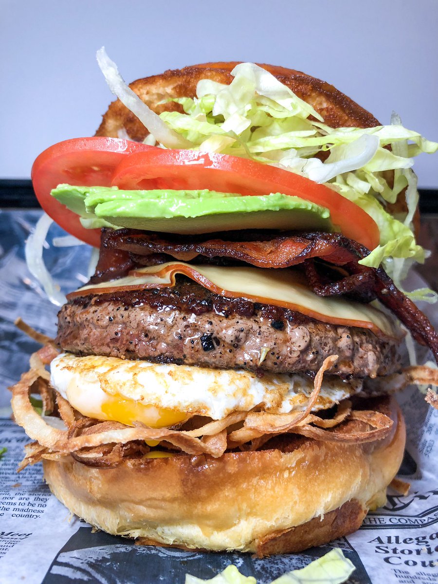happyhungryfood's tweet photo. Stacks on stacks 🍔🍔🍔 @burgerbarr had the best #buildyourburger options I've ever seen 😍🙌 every sauce is made in house and all the ingredients are pure #qualityingredients and they have #vegan and #vegetarian options 🙌. https://t.co/N9OEYCH0R3