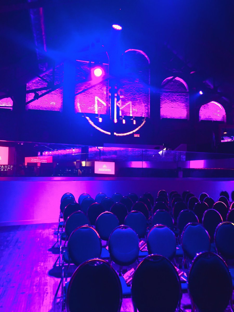 Dans quelques minutes débutera le forum des #industriescréatives de la <a href="/chambremontreal/">Chambre de commerce du Montréal métropolitain</a>. Une industrie à forte croissance. Suivez le forum au #ForumCCMM