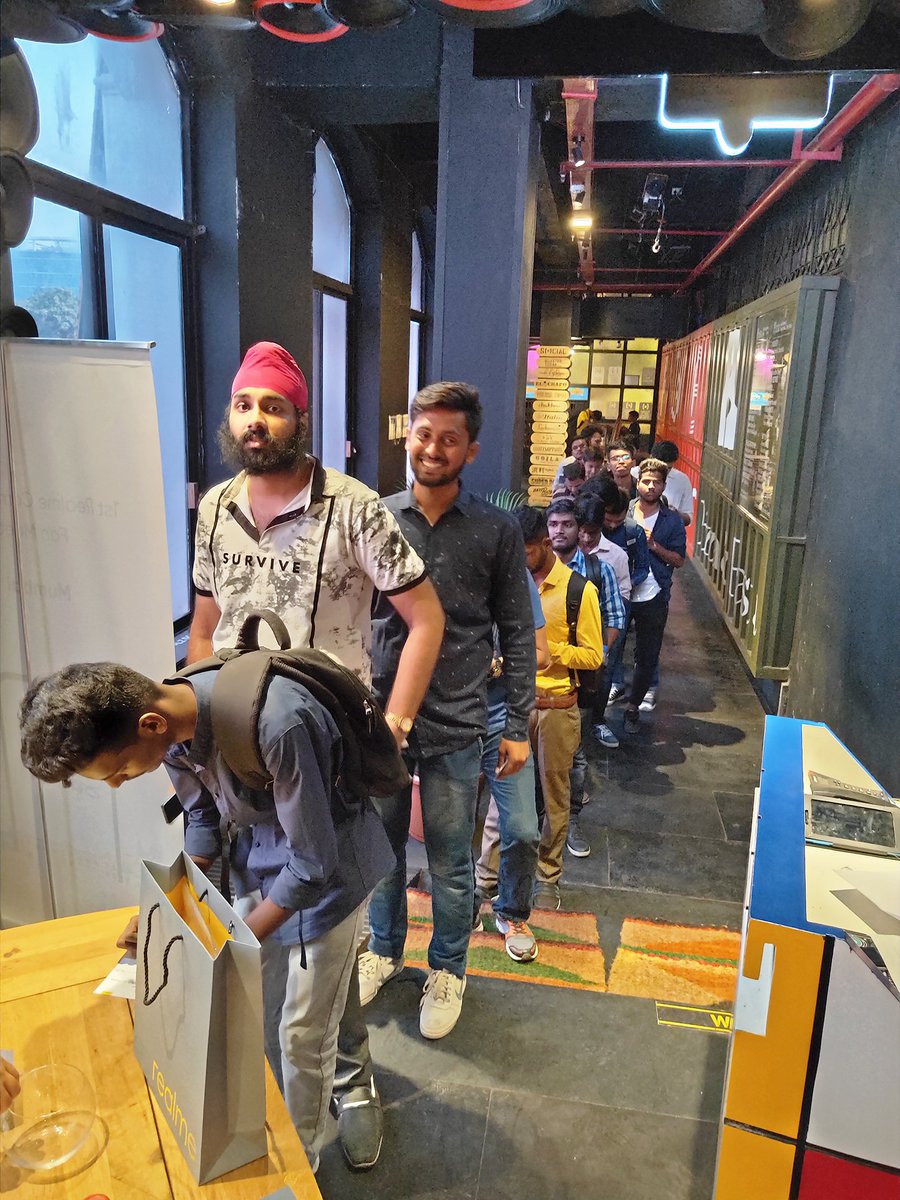 MadhavSheth1's tweet photo. 1st #RealmeFanMeet in Mumbai. https://t.co/1B58RRfdMc