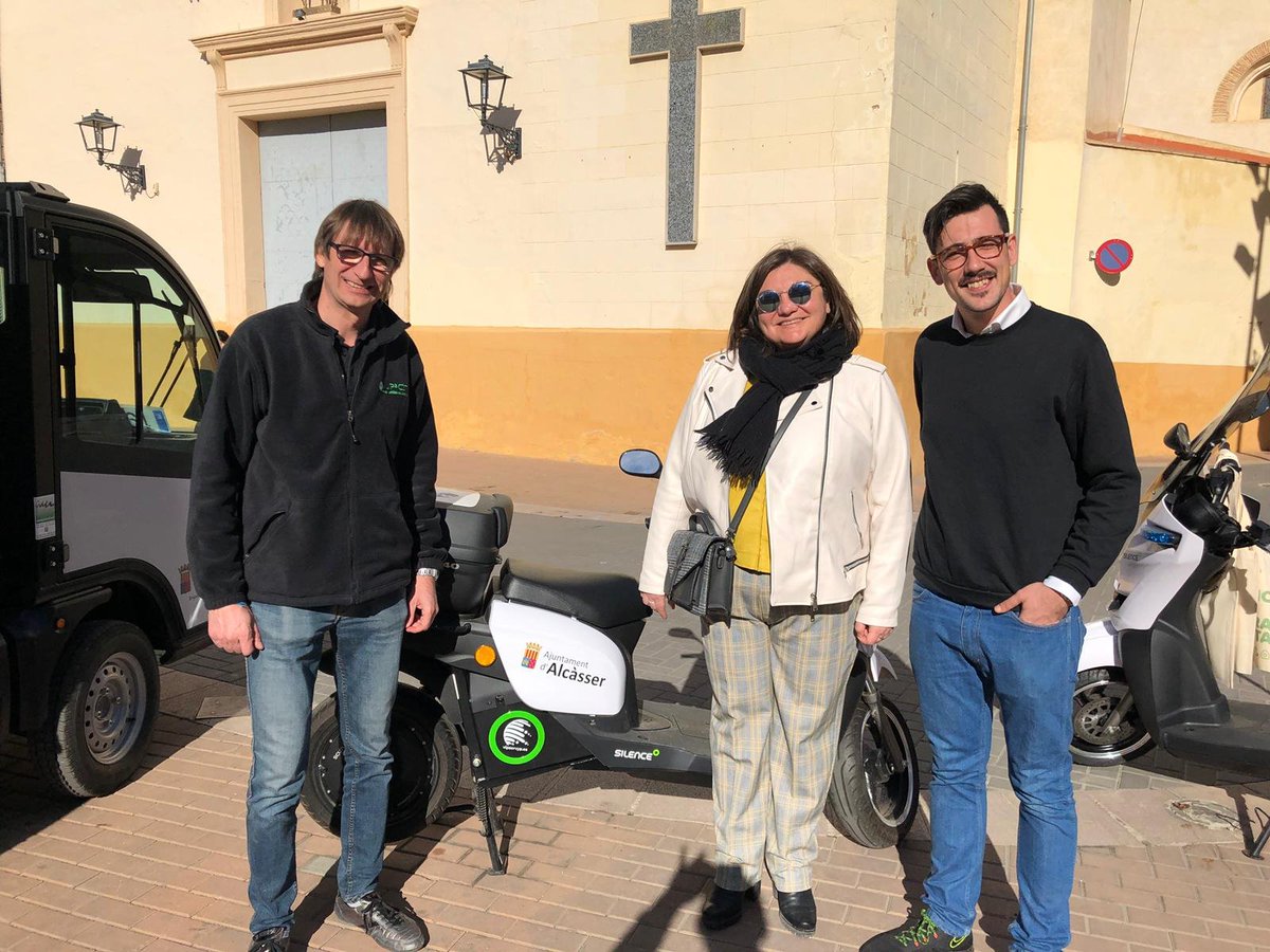 CMup2city's tweet photo. Hemos estado en la Ecofira d’Alcasser para mostrarle a toda la población y comarca, las ventajas de una movilidad ecológica y sostenible.
Desde #Up2city estamos seguros de que los grandes cambios empiezan por gestos pequeños. 🤗🚲
#AVVE #EcoFira #Jornadessostenibles2018 https://t.co/thqEAI81f6