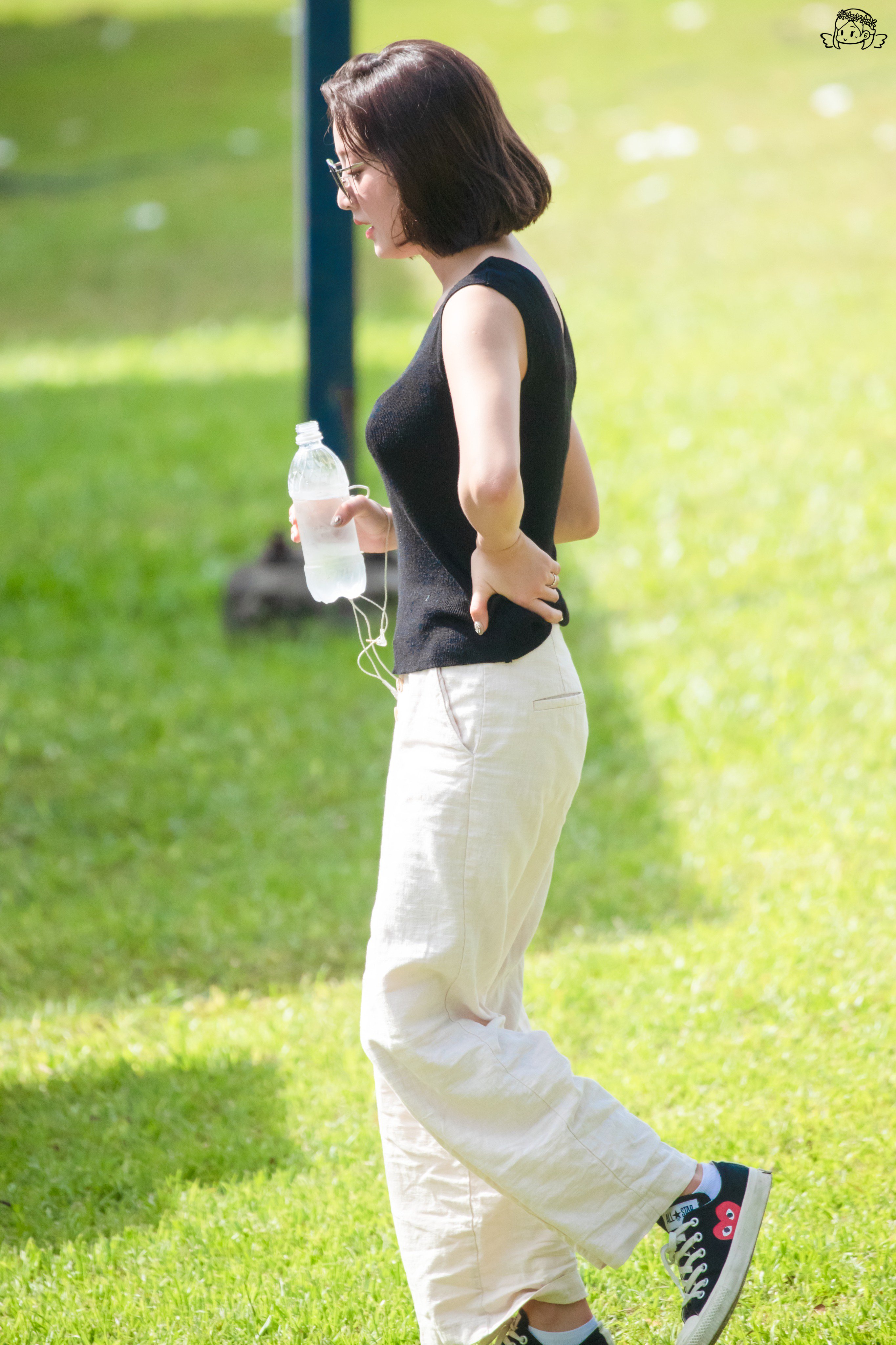 Dtfmra6UcAADEBz.jpg:orig