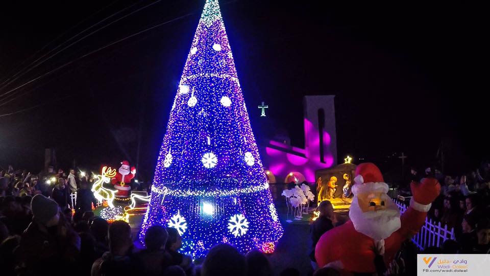 ahmadalissa's tweet photo. This is the #Syria that Wahhabi #Trump and his #Daeshi mercenaries want to destroy. Lighting #Christmas Tree in the town of #Huwash in #Homs Province yesterday -something you will never see in #SaudiArabia.
#FromSyria https://t.co/ML26HQWzAU