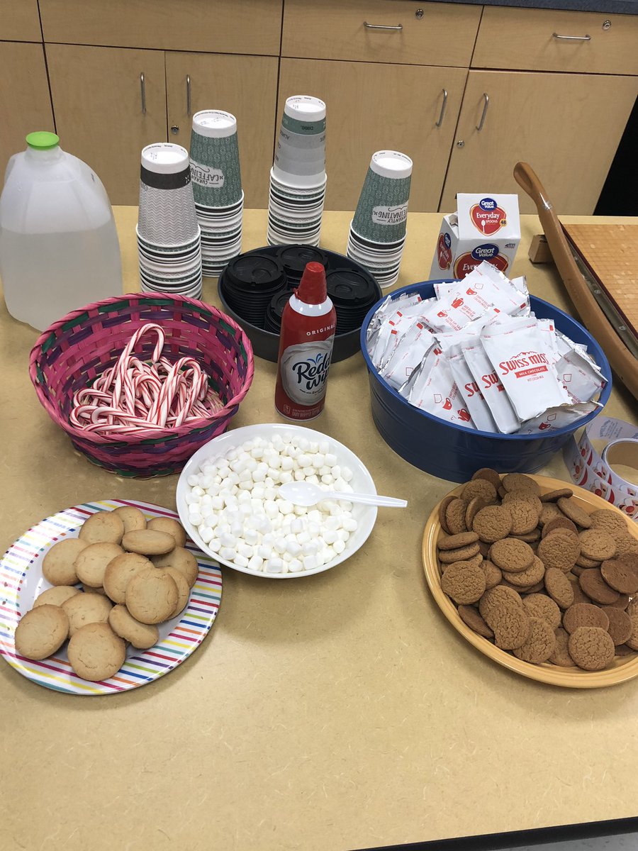 jenifer_rayne's tweet photo. Nothing like #CelebratingMonday with cocoa, cookies and santa stickers!!! #WeArePocomoke #WeLoveMondays https://t.co/Az7YEqLdeK