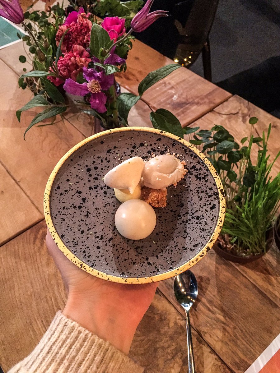 elinakst's tweet photo. Amazed by Pieter-Jan Lint #vegan desert @EITeu #EatingtheGap https://t.co/HuA3N1P2ja
