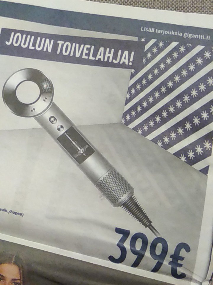 BjorkbackaHannu's tweet photo. Jokainen tarvitsee tänä #joulu'na ehtodottomasti 400 euroa maksavan #hiustenkuivattimen, koska halvempi kestää korkeintaan viisi tai 10 vuotta ja semmoisella kuivatut hiukset on väärin kuivattu. #toivelahja https://t.co/PovDGhFsY9