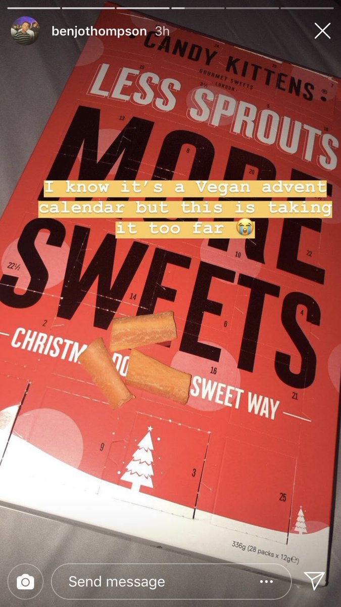 Liv745's tweet photo. @JamieLaing_UK @candykittens my brother got carrot sticks behind his day 2 door?? Whatttt 😱😱😱😱 have you made some calendars specifically for naughty people ? @benewthompson https://t.co/GV38NFeY5l