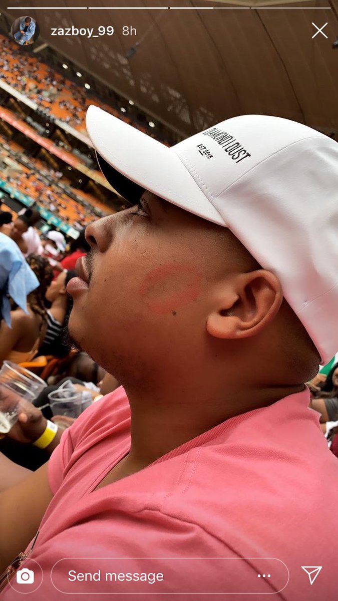 rozayfergie's tweet photo. Tshego was reppin Diamond Dust at #FillUpMosesMabida and Zazboy reppin Diamond Dust at #GlobalaCitizenFestival.. 2 major events we out there !! 🇿🇦🇧🇼😭
#CultureGrows https://t.co/S2zk4fqKKD