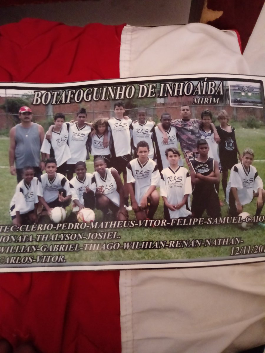 jogadorbandido6's tweet photo. "Fala Rogério cabeça de balão mágico" toda vez quando tu me via tu falava isso. Essa noite eu fiquei em casa e de madrugada sonhei q eu tava indo pro pagode e tu passava gastando geral e no meio do sonho meu pai me acordou com essa notícia 😭😭 descansa em paz mano #Jrvive 😭💔💔 https://t.co/8IDMJap4m3