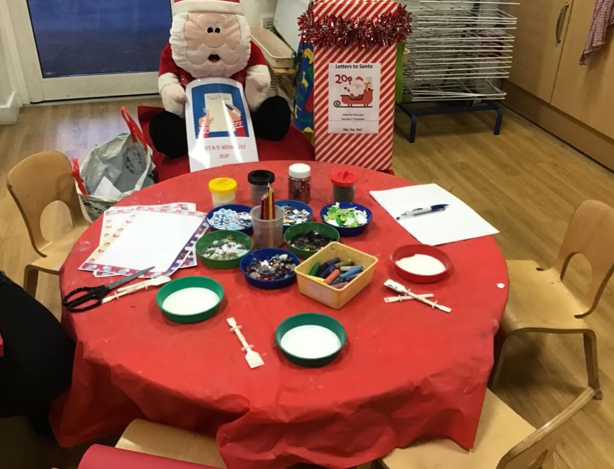 springnortheath's tweet image. On Saturday @springnortheath held a Christmas fete in which we raised £222.55! A big thank you to our parents for the contributions and donations. A massive thank you to our amazing and hardworking staff members for everything have done for the fete! @SpringNurseries