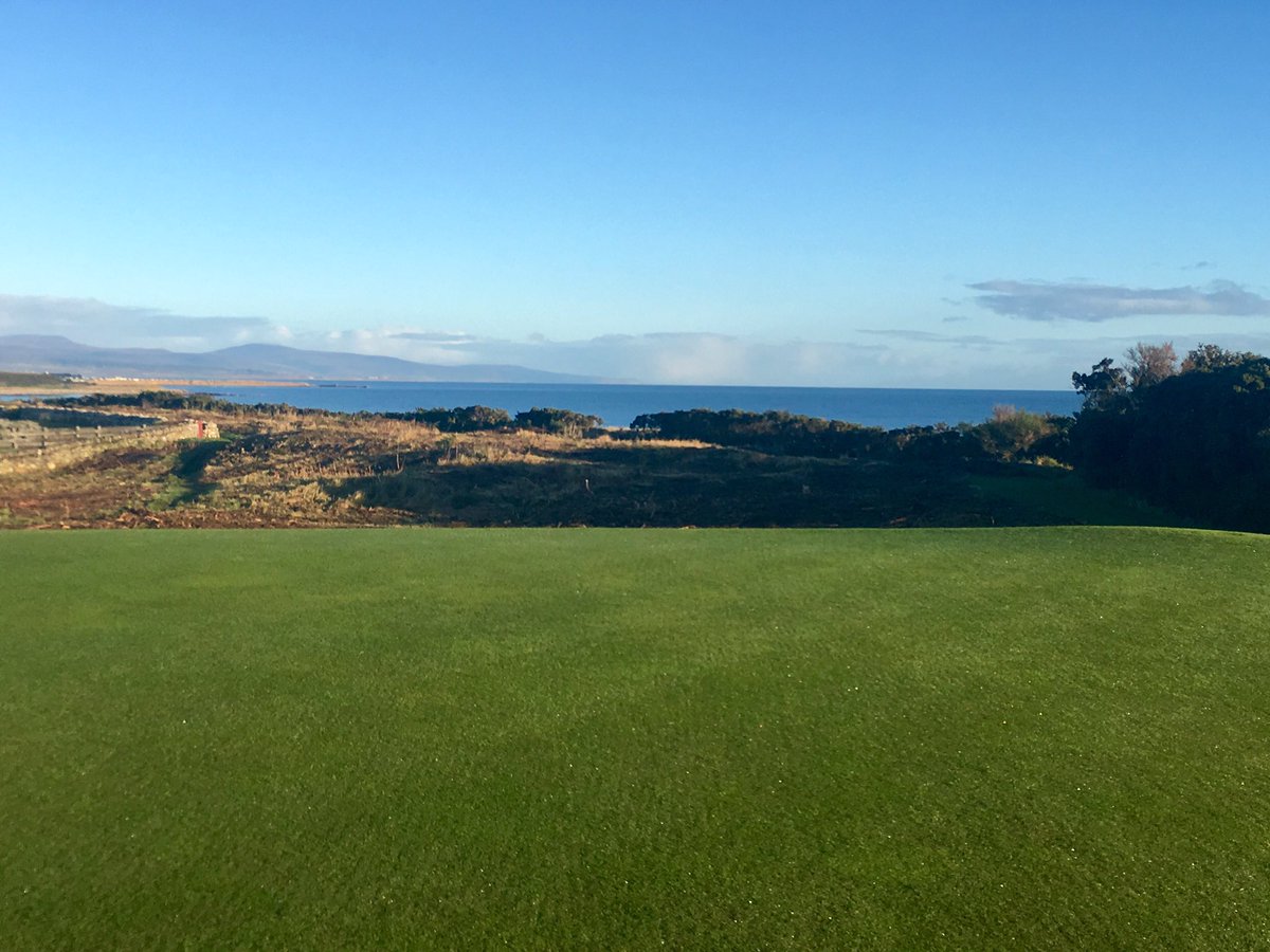 RoyalDornochPro's tweet photo. The new view from the back of the 2nd green @RoyalDornochGC #nobushes #linksgolf #golf #sea #mountains https://t.co/dnC7iRXGgZ