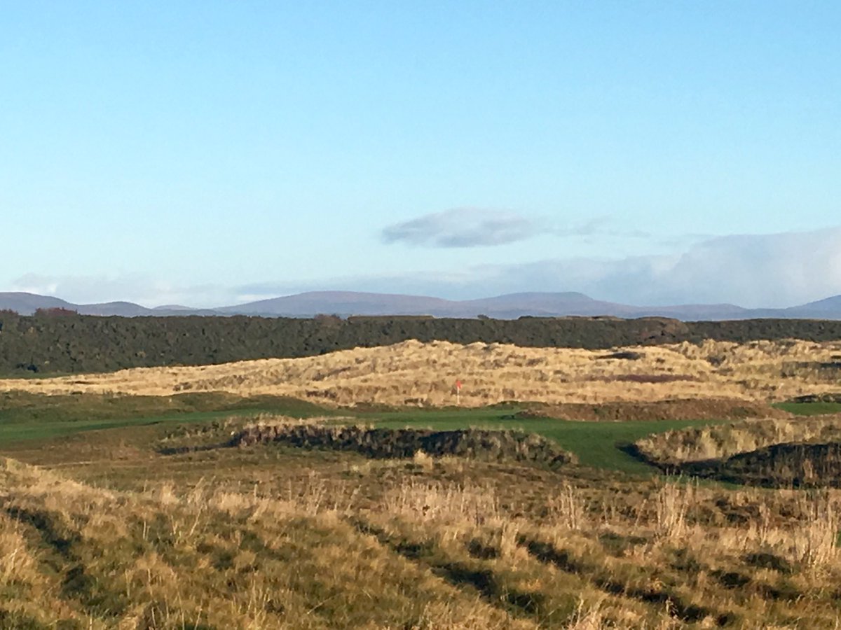 RoyalDornochPro's tweet photo. The new view from the back of the 2nd green @RoyalDornochGC #nobushes #linksgolf #golf #sea #mountains https://t.co/dnC7iRXGgZ