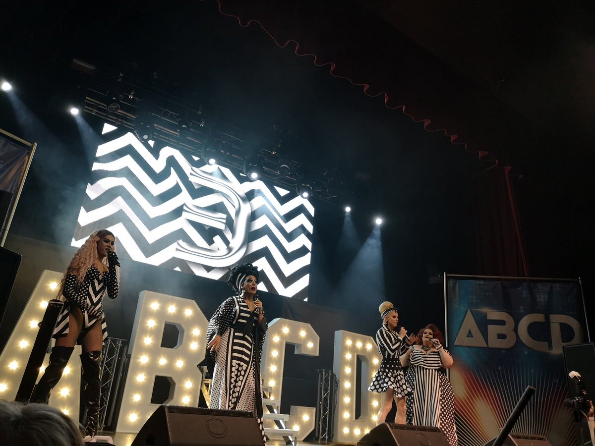 Taylor_2991's tweet photo. Who needs a fairy god mother when @holy_trannity are out there making dreams come true. Last night in Manchester was EVERYTHING ๐๐๐๐โค #ABCDtour #dreamsdocometrue https://t.co/wv93oBdCbB
