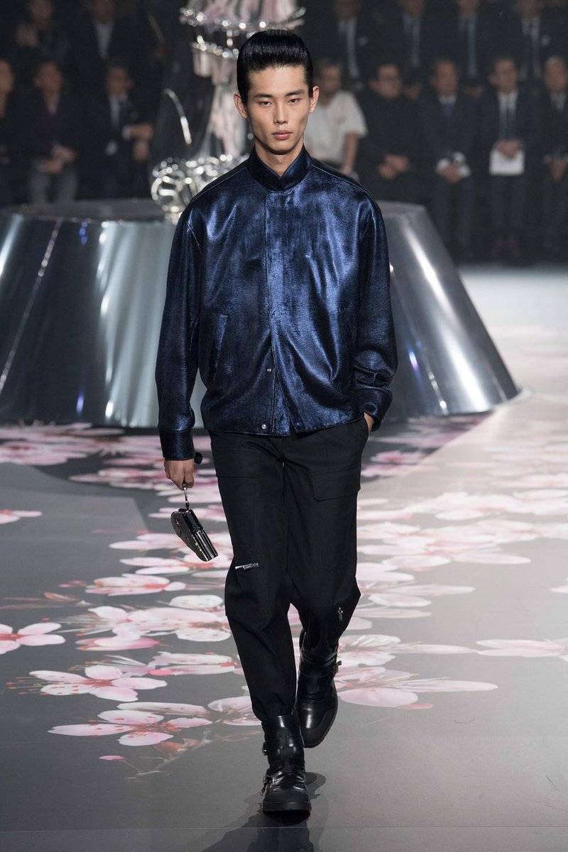 weareifr's tweet photo. On Friday, November 30 #DiorHomme showed his Pre-Fall ‘19 collection in the city of Tokyo. 

#NicolaiOfDenmark was in charge of opening such an incredible runway show. 

CREDITS: NOWFASHION https://t.co/KyjqqkVKIV