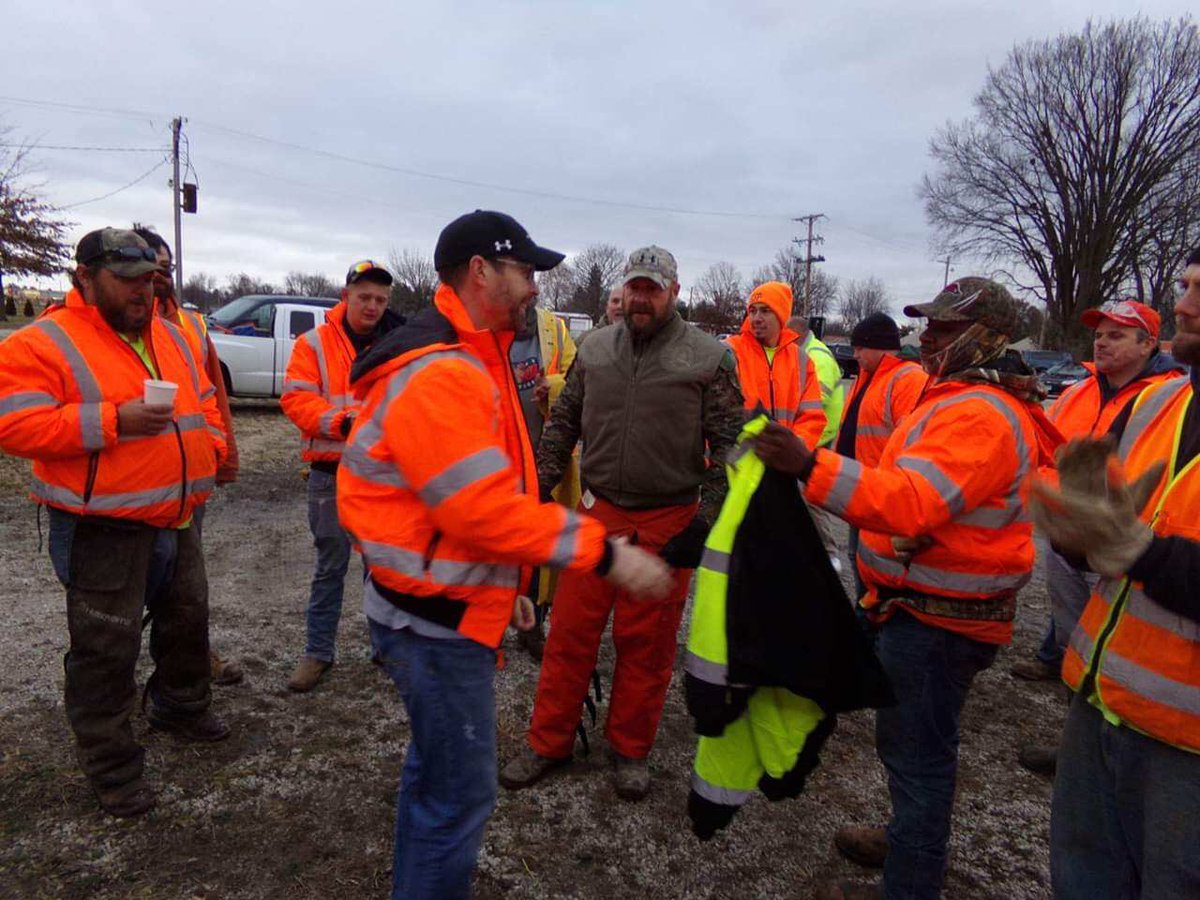 RodneyDavis's tweet photo. Met with the Laborers Local 477’s Brad Schaive and his Emergency Response Team that spent Saturday night and all day Sunday cleaning up my hometown. These men and women are just part of such a great effort to help Taylorville recover more quickly! https://t.co/KFKRj5mLSZ