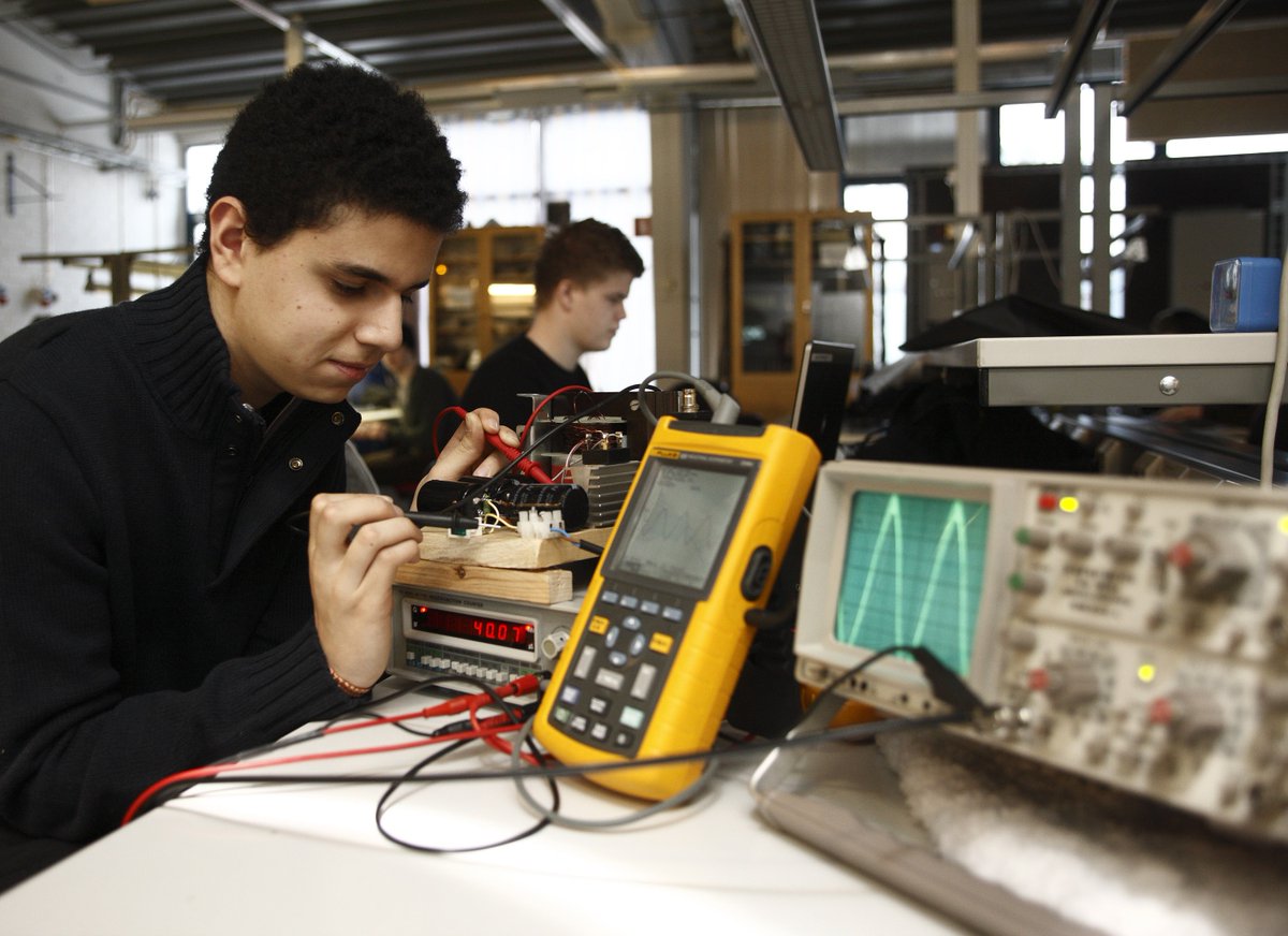 Framåt

Temat för 2019 års AlandicaDebatt blir Framåt. Vi vill på så sätt lyfta fram det framåtsyftande i samhällsdebatten och uppmärksamma det som framtiden är beroende av - ungdomen. #alandicadebatt