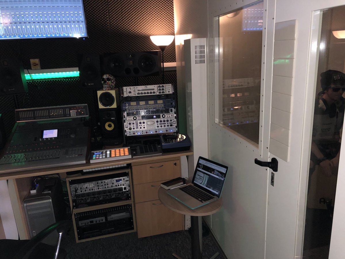 UntappedStudios's tweet photo. It’s the start of a busy week here at Untapped Talent, and it begins today with Project A working on something a little bit different.
#untappedtalent #untappedstudios #recordingstudio #projecta #rap #cajon #percussion #southampton #southamptonmusic #musicstudio #recording #beats https://t.co/67N5oH8Ksk
