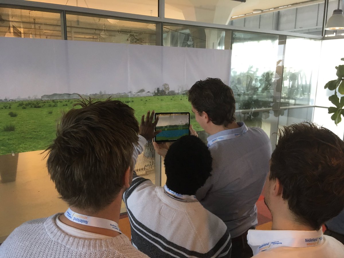 Leuke conferentie #Nederlandveranderdt van <a href="/erfgoedenruimte/">Erfgoed & Leefomgeving RCE</a> bij <a href="/van_nelle/">Van Nelle Fabriek</a>! De kracht van ontwerponderzoek ervaren bij ‘Boven het Maaiveld’ waar uiteenlopende concepten werden voorgesteld en met VR werd nagedacht over de energietransitie in veenweidegebieden.