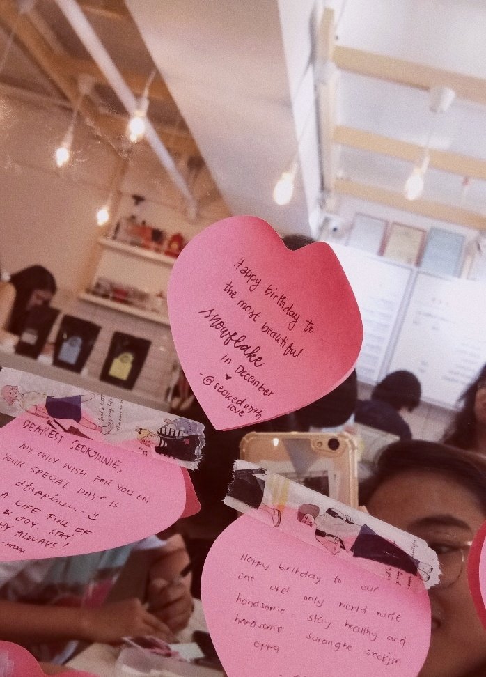 seokedwithlove's tweet photo. PLUS!!! we got to meet @hiwagaksj π£π also, more freebies of our december babies from ate @keilamin501π
#WintertimeMNL https://t.co/oza3uKqIe4